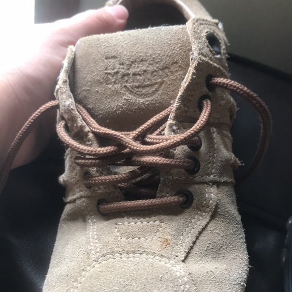 US size 6 -Doctor Martin's- tan suade shoes - Picture 8 of 8